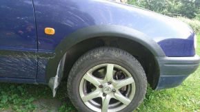 Műanyag sárvédőívek Toyota Corolla VIII szedán/liftback (1997-2002)