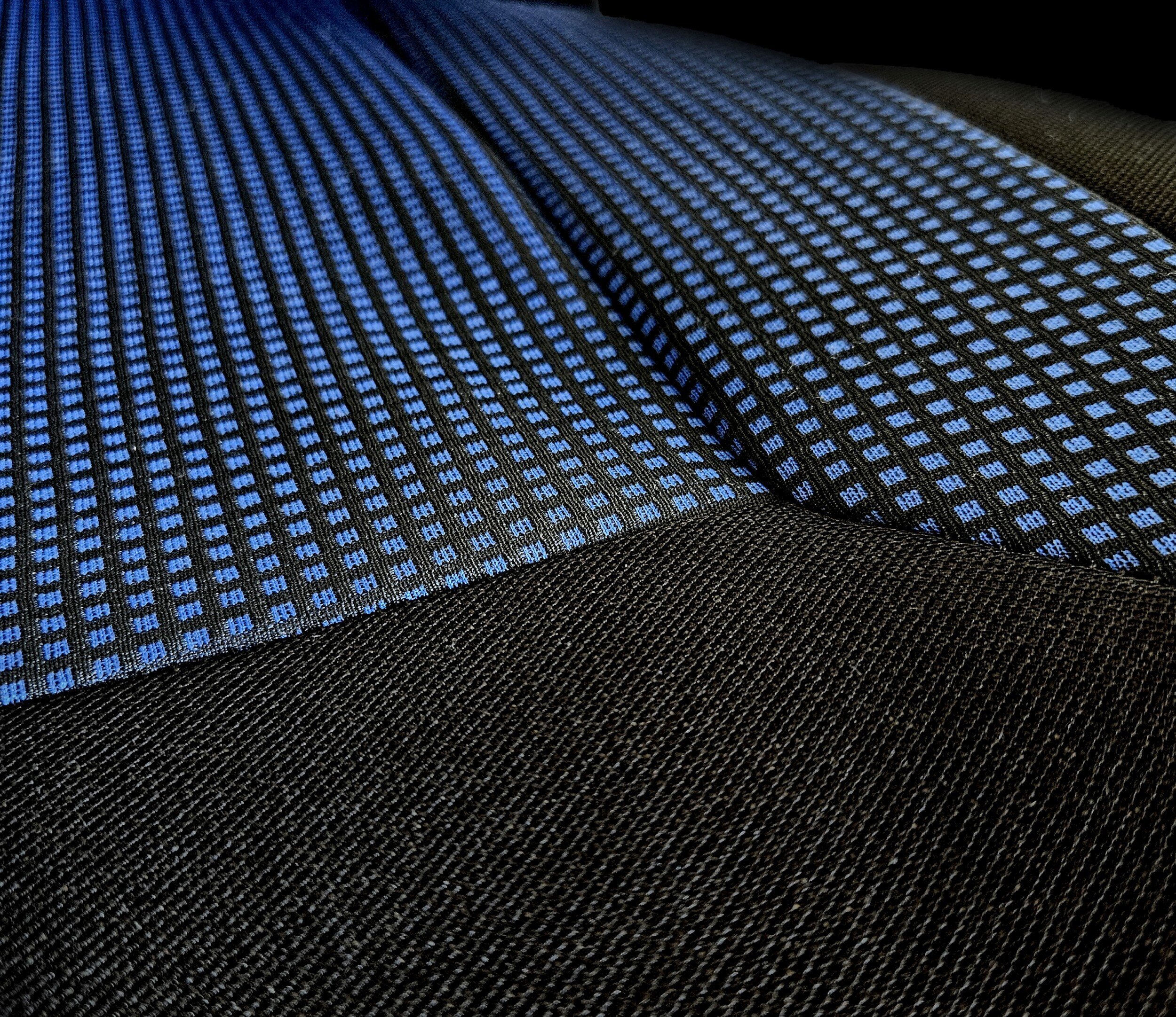 A ROYAL kék jacquard szövetének részlete